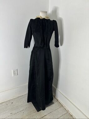 Antique Mourning Era Boned Bodice Dress